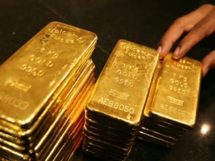 Les risques de garder son argent en banque : pourquoi il est temps de le retirer